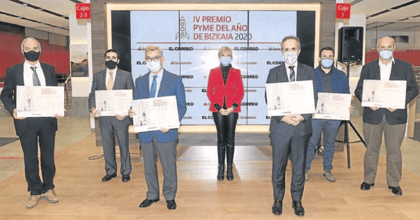 iGin Medical Director Íñigo Davalillo (second from right) at the award ceremony with other winners.